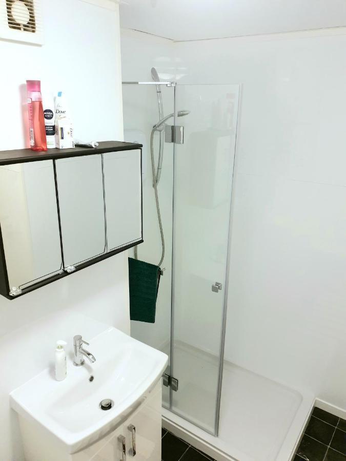 Elephant & Castle - Zone 2 - Private Rooms - Shared Bathroom Londra Exterior foto